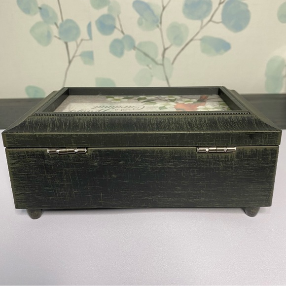 Red Cardinal Jewelry Trinket Music Box - Picture 8 of 9